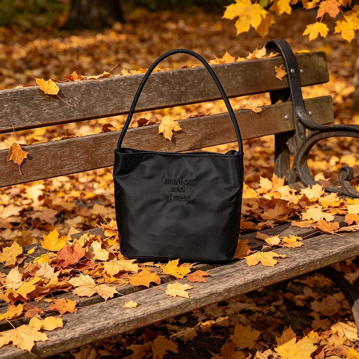 Black Casual Shoulder Tote in a Plain Finish